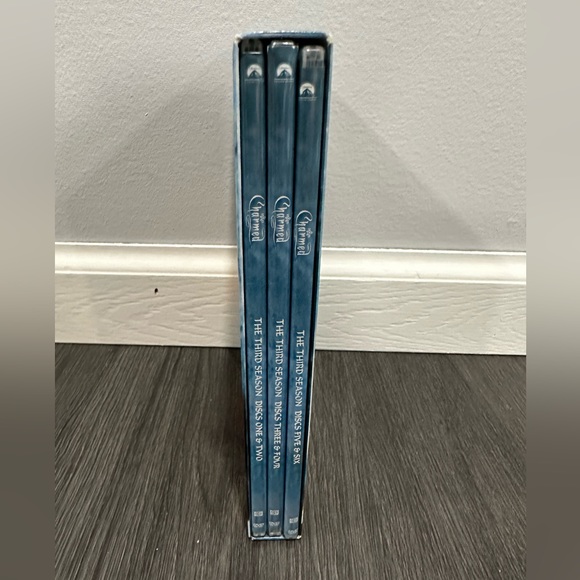 Charmed the complete third season DVD - great condition - Picture 3 of 3